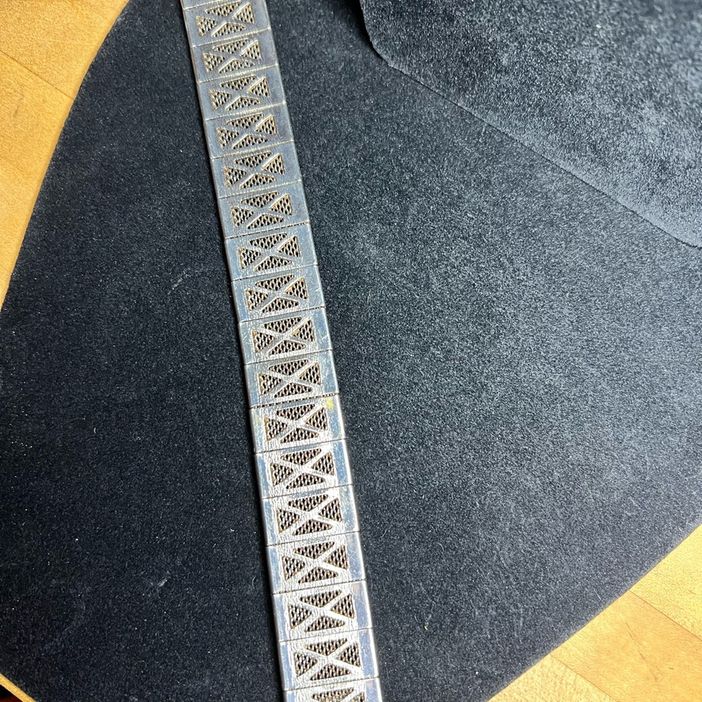 Silver Geometric Patterned Bracelet